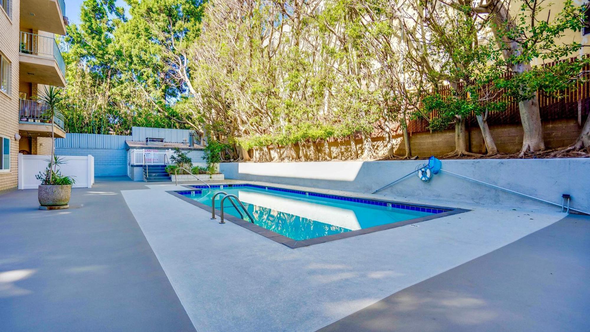 Amazing Large 2 Bedroom West Hollywood Apartment Лос-Анджелес Экстерьер фото
